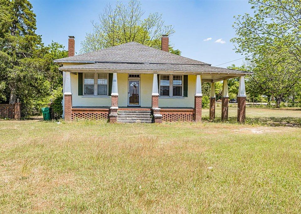 2nd image of 102 Dewey Ct