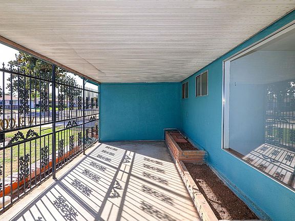 5th image of 2833 E Holland Ave