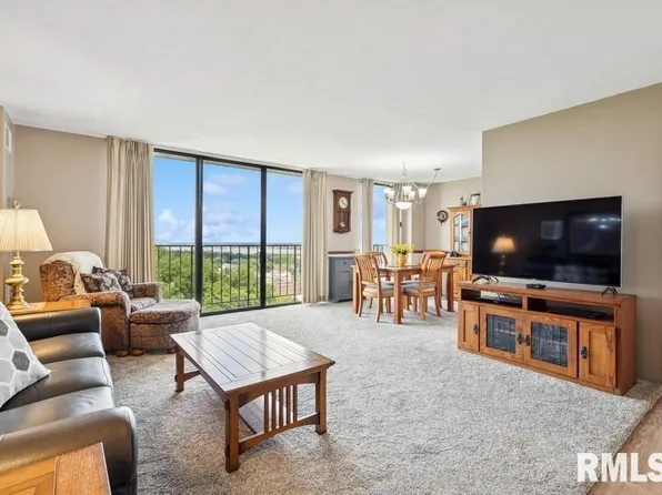 1800 7th St APT 10A, East Moline, IL 61244
