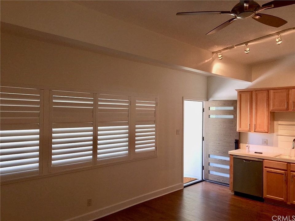 2nd image of 374 Palos Verdes Blvd APT C