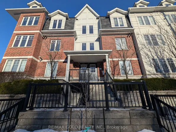 671 Warden Ave #26, Toronto, ON M1L 0G3