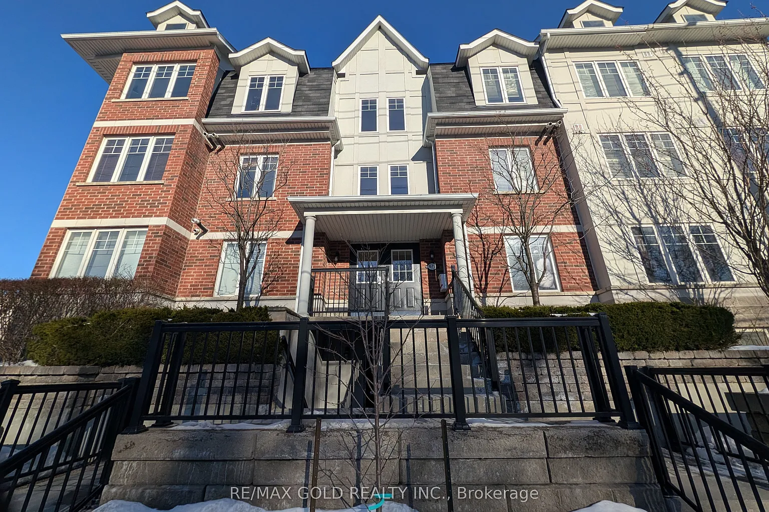 671 Warden Ave #26 photo 1