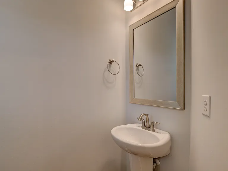 416 Sandfarm Trl — Photo 5