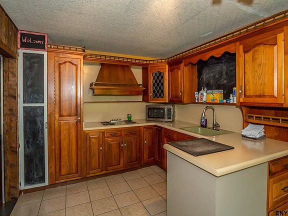 3rd image of 25 Bruce Dr