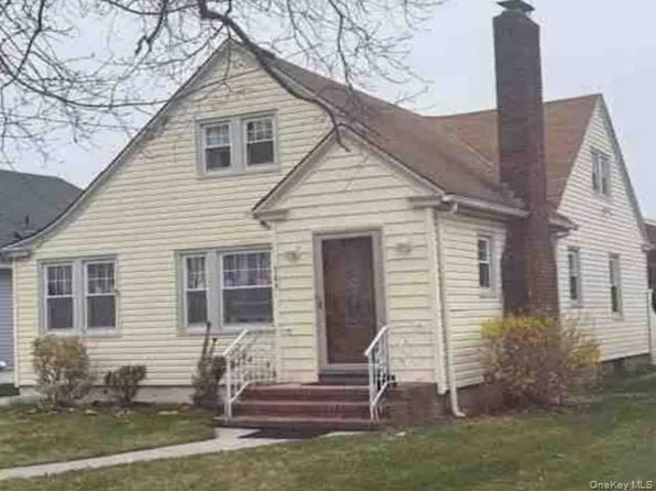 769 Grand Terrace Avenue, North Baldwin, NY 11510