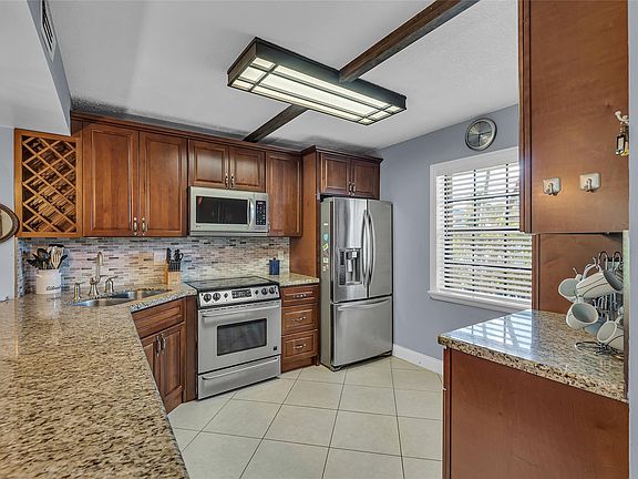 4th image of 960 NW 45th Street #B3
