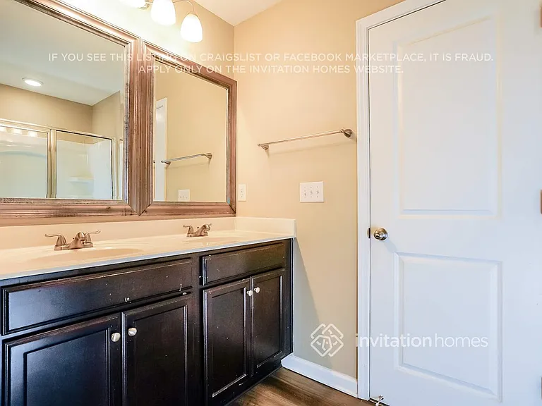 6105 Watsonia Dr — Photo 12