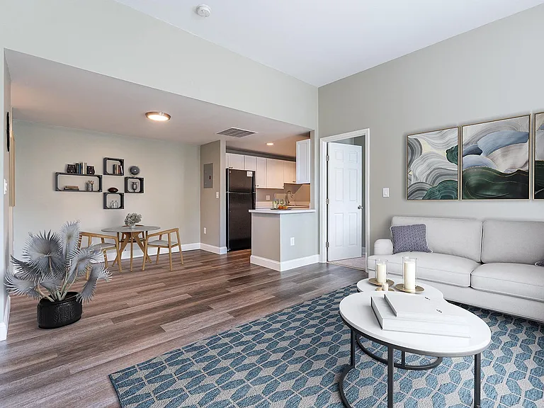 Townhouse Apartments — Photo 6