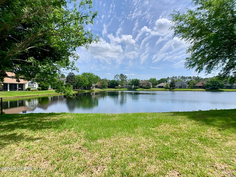 1213 Harbour Town Dr — Photo 38