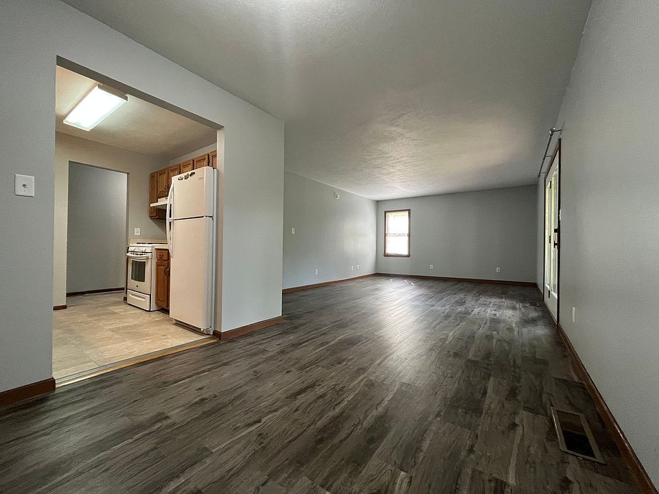1st image of 526 Oak Glen Dr APT A