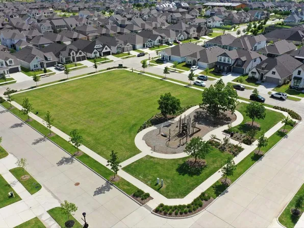 2349 Gray Dr, Northlake, TX 76247