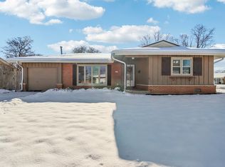 231 Tower Ln, Elk Grove Village, IL 60007