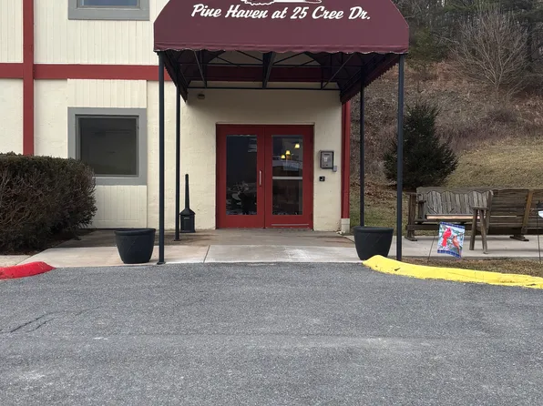 25 Cree Dr #3, Lock Haven, PA 17745