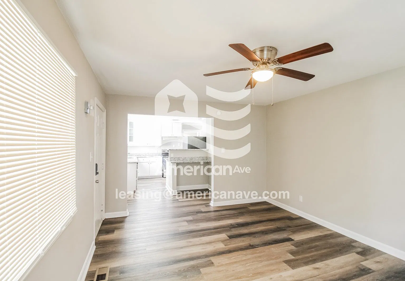 3 bed, 1.5 bath, 1376 sqft, $916 — Photo 3
