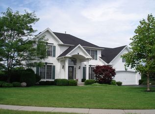 20 Summerfield Dr, Lancaster, NY 14086