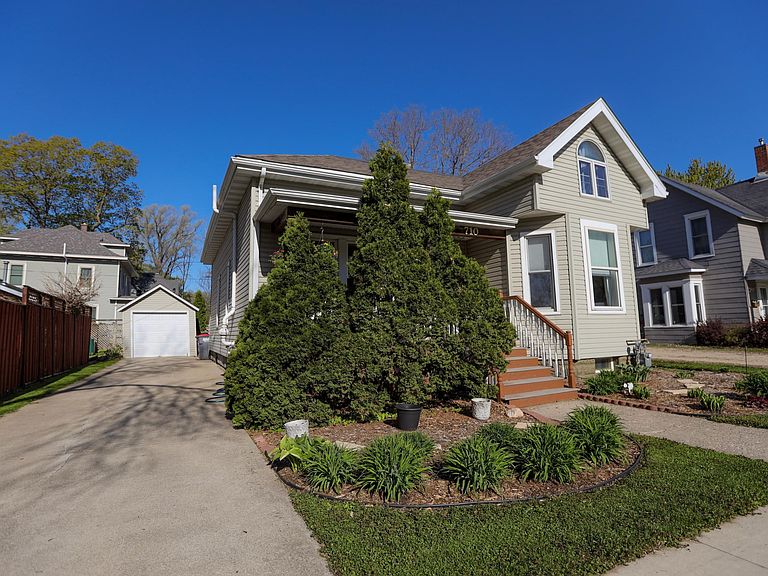 Listing photo 2