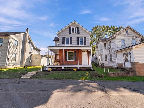 2nd image of 1055 Main Rd