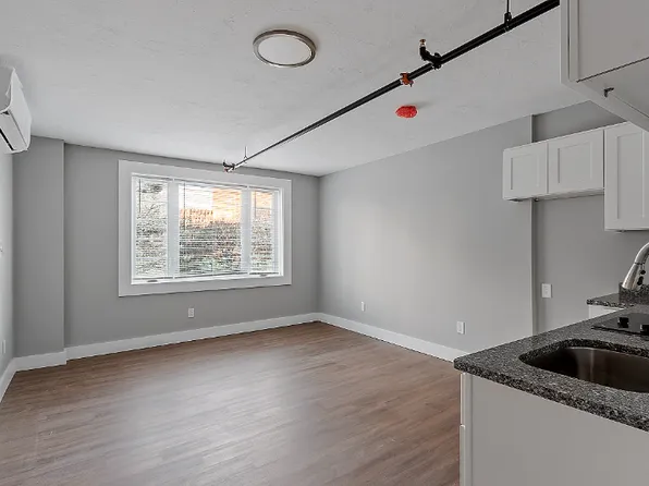 55 Manchester St, Manchester, NH 03101