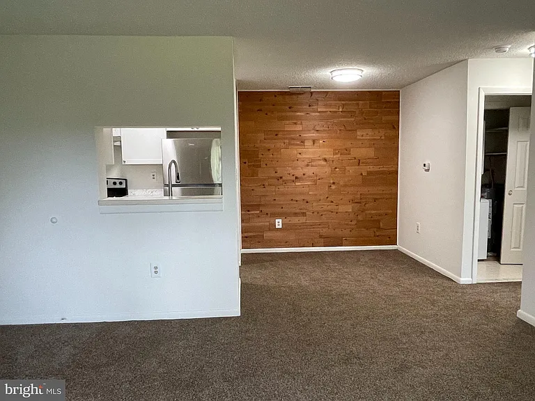 1216 Ravens Crest Dr — Photo 3