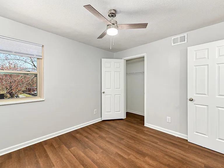 Legend Oaks Gated Community — Photo 40