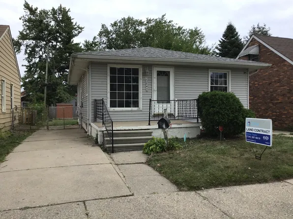 20847 Hollywood St, Harper Woods, MI 48225