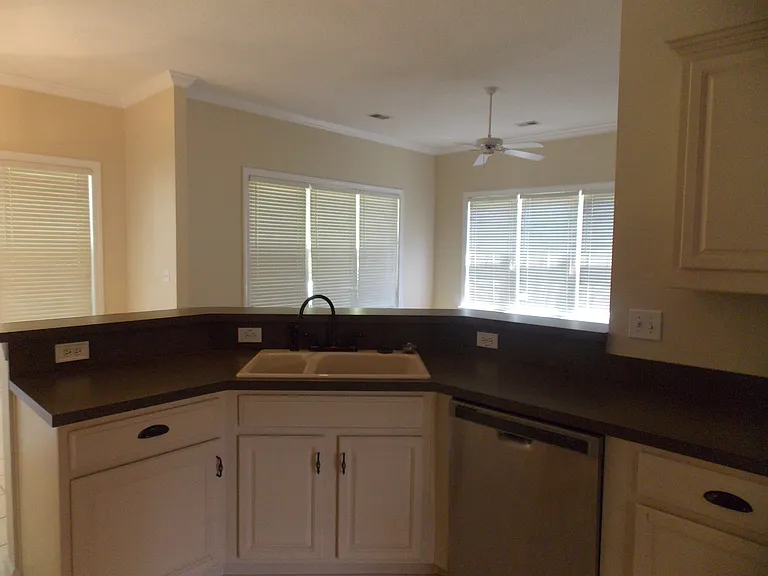 1179 N Blackmoor Dr — Photo 11