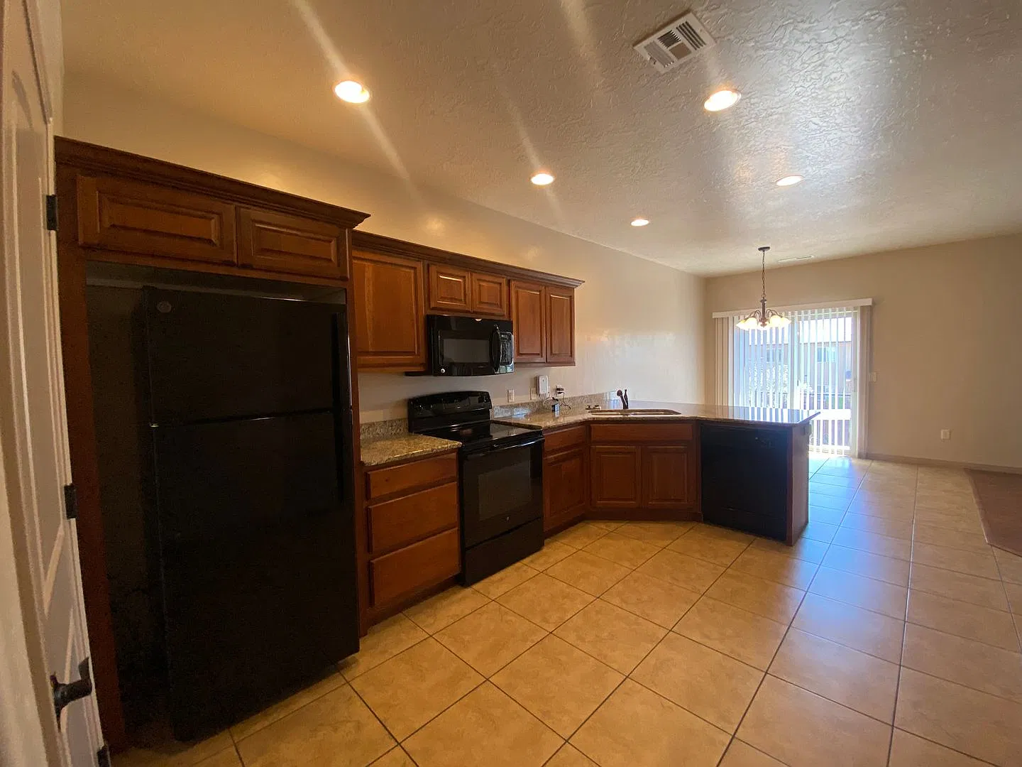 Darling Townhome Available For Rent! — Photo 3