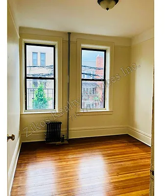 Rented by Zikos Realty Services | media 30