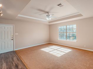 113-D L Vis #202, La Vernia, TX 78121