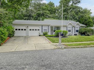 16 Concord Cir, Howell, NJ 07731