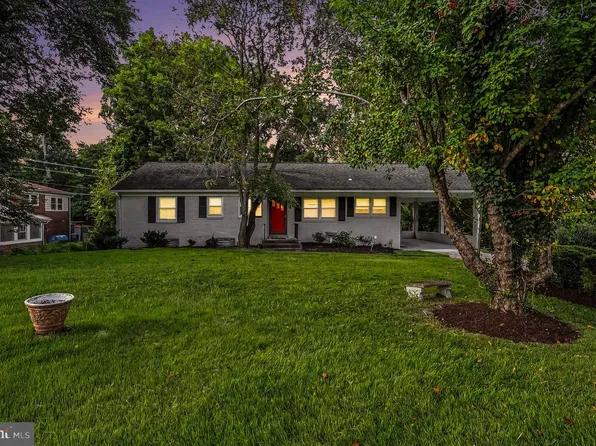8714 Duvall St, Fairfax, VA 22031