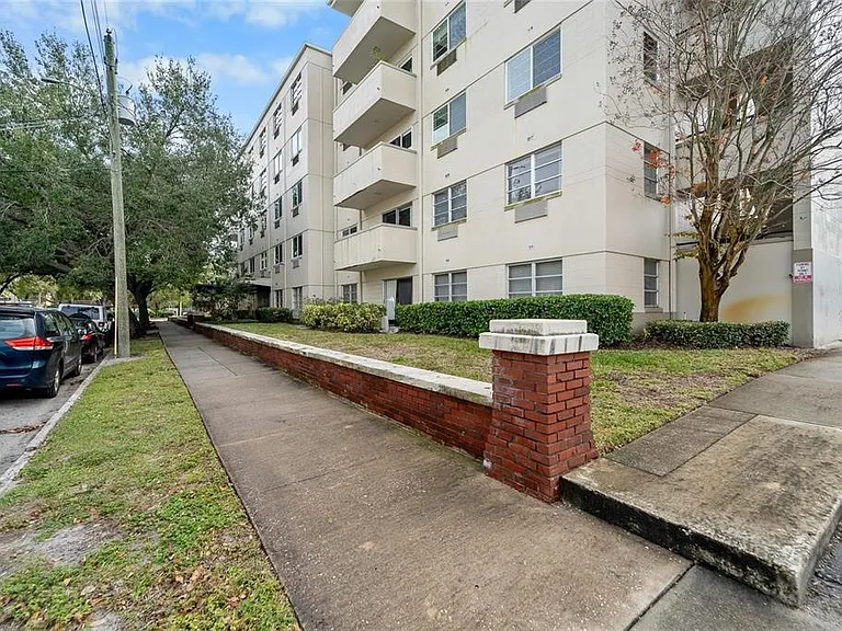 406 S Cedar Ave #307 — Photo 2