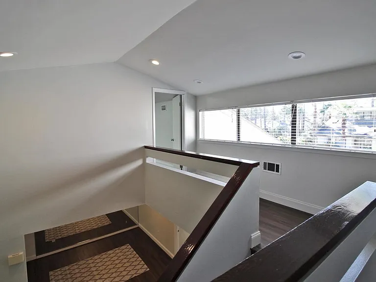 114 Gleneagles Dr — Photo 15