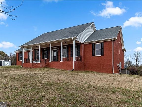 2nd image of 2984 Berry Rd