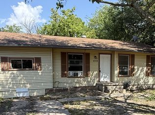 1111 S Frances St, Terrell, TX 75160