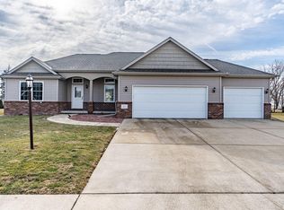 514 Cottonwood Cir, East Peoria, IL 61611