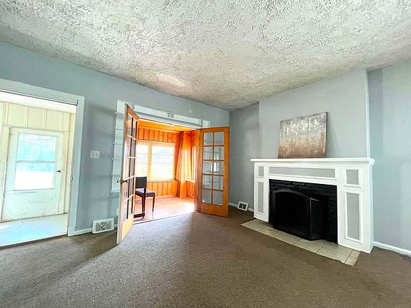 4th image of 501 N Alameda Dr