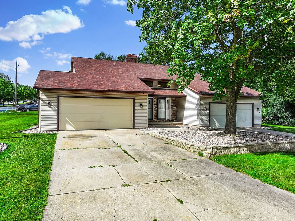 1st image of 2596 Parkwood Dr #2598
