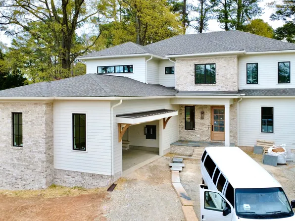 1718 Piccadilly Ln, Raleigh, NC 27608