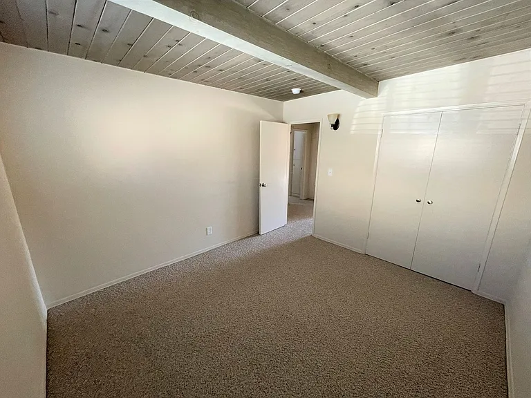 978 Brockton Ln — Photo 10