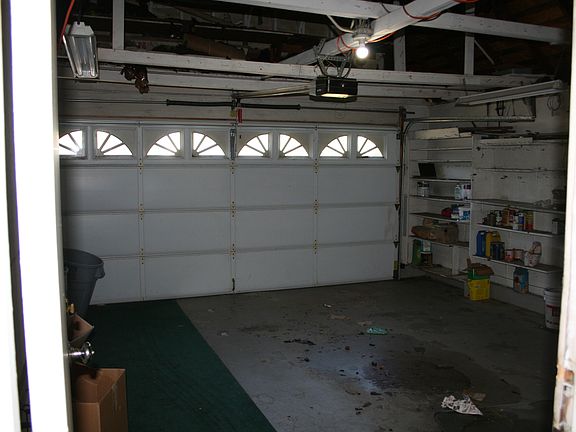 3rd image of 530 University Ave