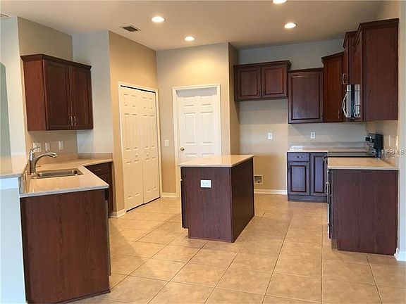 3rd image of 610 Washita Stone Dr