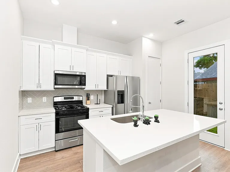 835 Dorchester St #D — Photo 5