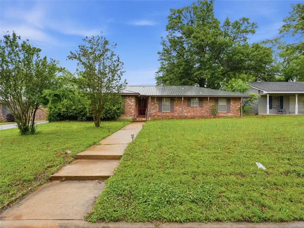 2845 Hubbard St, Paris, TX 75460