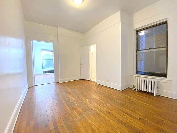 3rd image of 69 W 105th St #3D