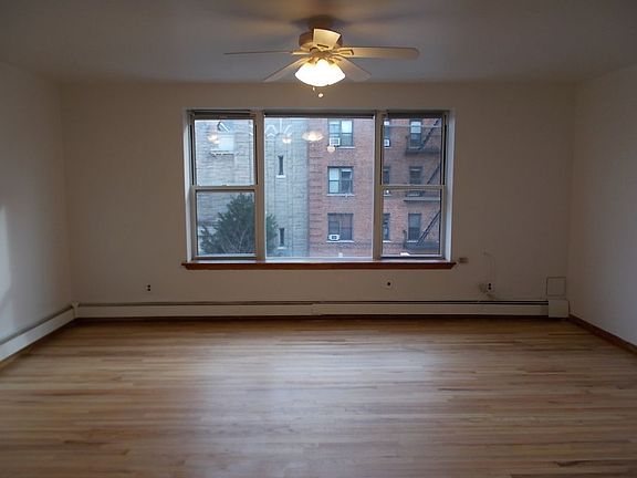 3rd image of 184 Underhill Ave #3