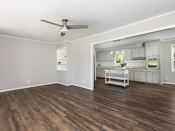 3rd image of 1224 Circle Dr