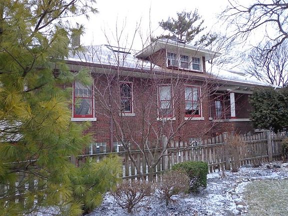 3rd image of 1467 Oakwood Ave