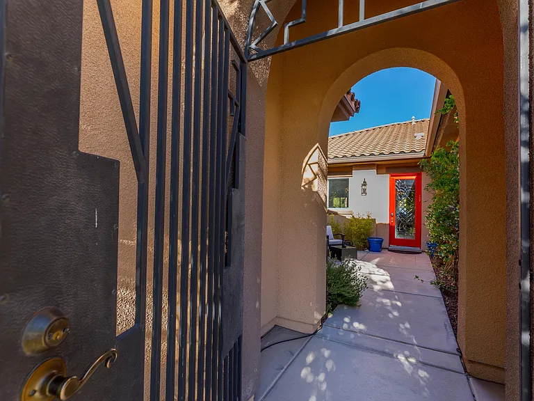 228 Muldowney Ln — Photo 2
