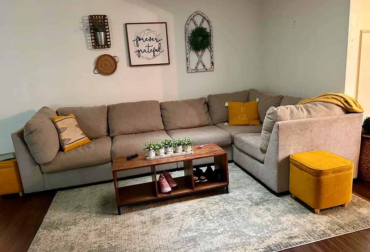 4 bed, 2898 sqft, $2,150 — Photo 2
